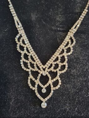 Rhinestone Statement Necklace in Silver Crystal